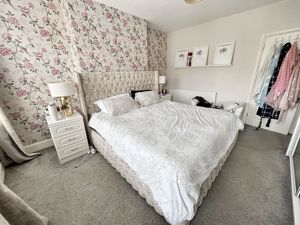 Bedroom- click for photo gallery